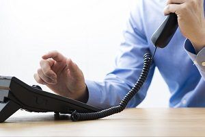 まずは歯医者さんを予約しましょう