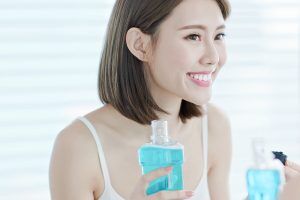 2.使用時の注意点（歯交代減少による口腔カンジダ、アルコールによる乾燥）